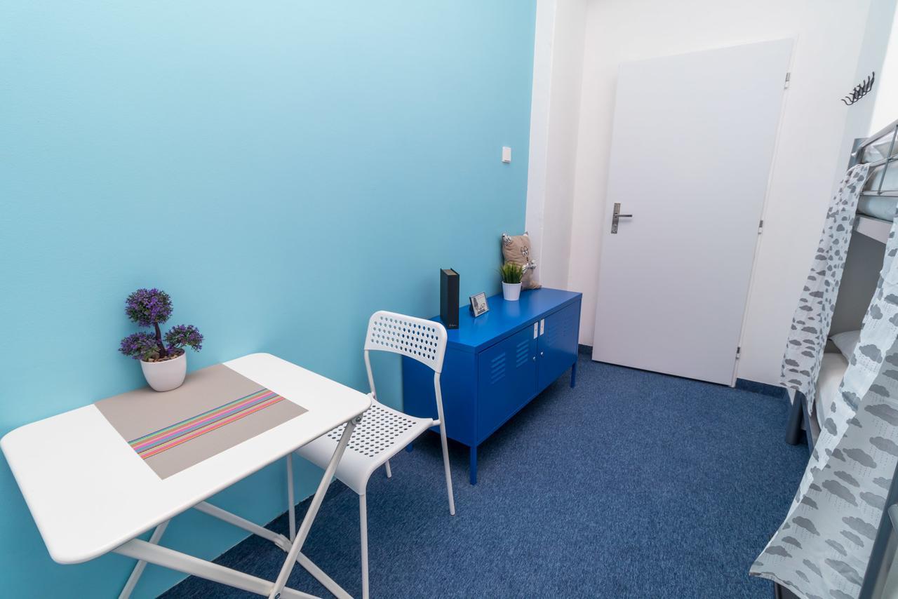 New Hostel In ปราก ภายนอก รูปภาพ