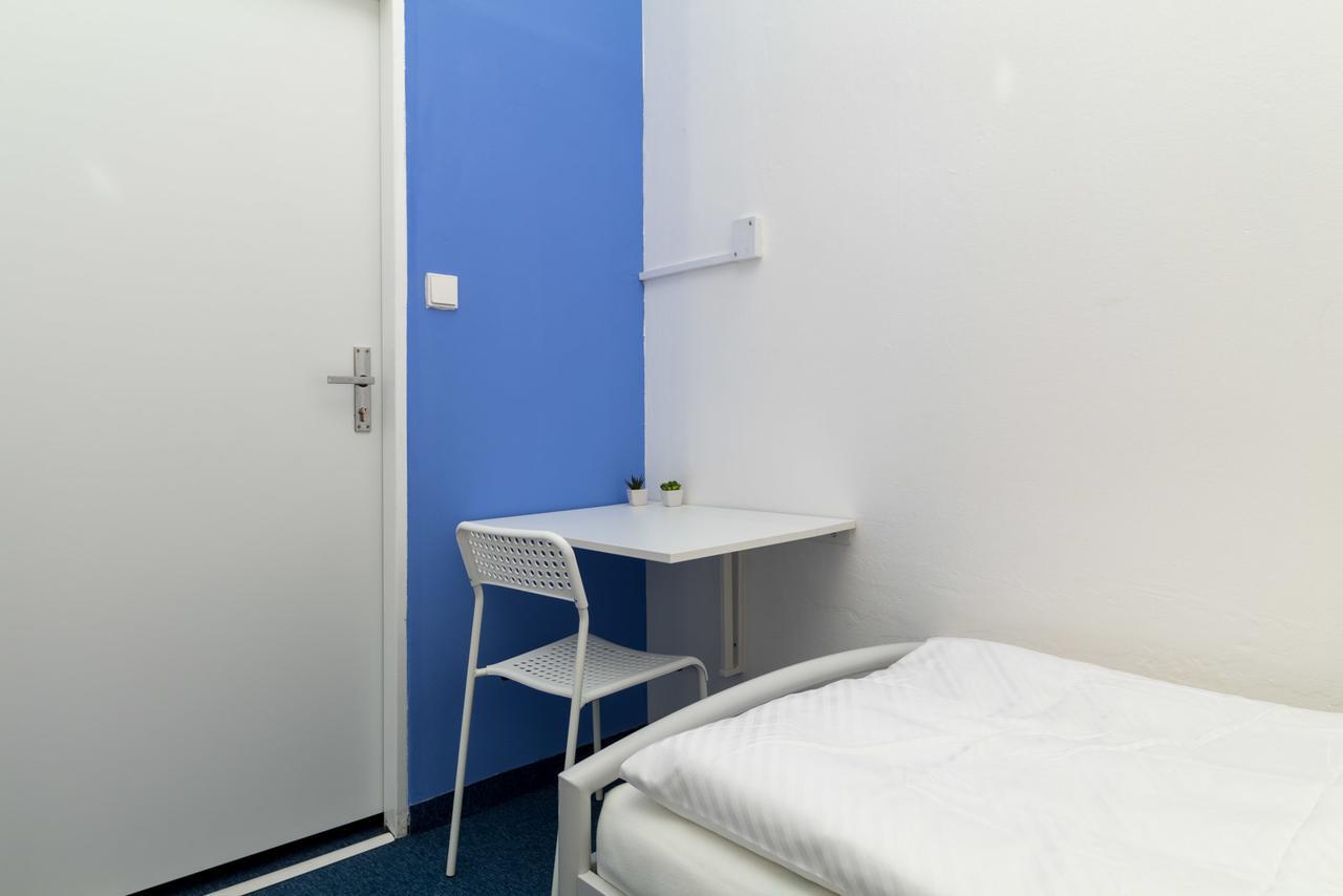 New Hostel In ปราก ภายนอก รูปภาพ