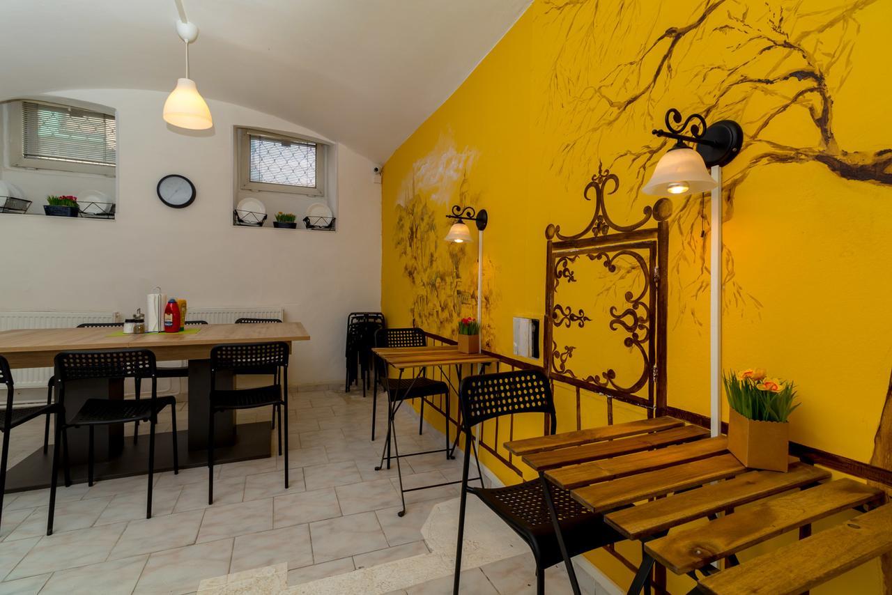 New Hostel In ปราก ภายนอก รูปภาพ